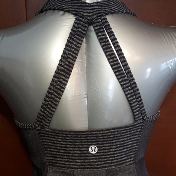 Lululemon power technique tank size 6 belly hider - Picture 6 of 8